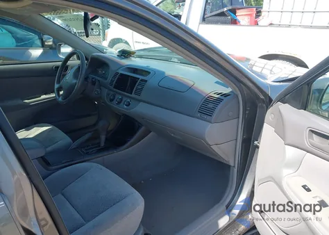 2002 Toyota Camry Le/Xle/Se from USA, damaged, VIN 4T1BE32K52U572814